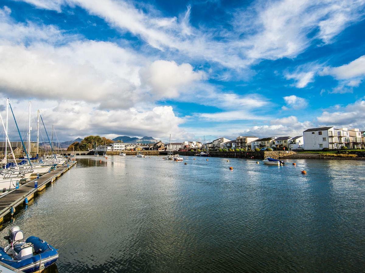 The Captain'S Bank Porthmadog Exterior foto